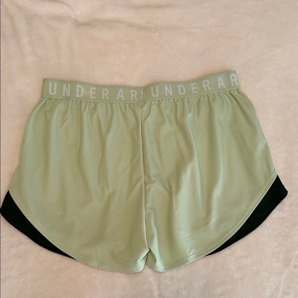 Under Armour Women's Light Green Athletic Shorts L pockets EUC two tone - Picture 3 of 8